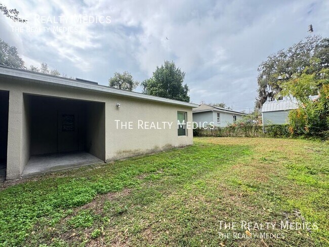 Building Photo - 708 Bon Air St