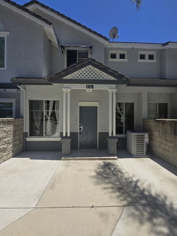 Building Photo - 109 Breakers Ln