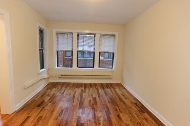 Building Photo - 4329 N Wolcott Ave