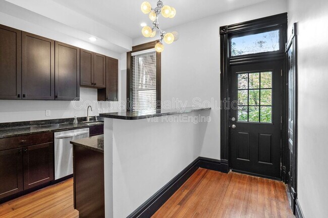 Building Photo - 2106 Cherokee St