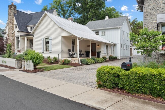 Building Photo - 1226 Adams St