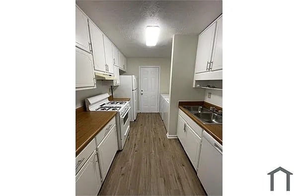 Building Photo - Room in Duplex on Glendale Ct