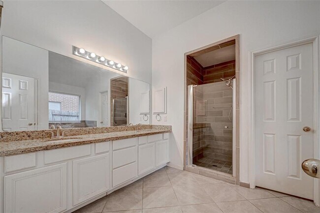 Building Photo - 2911 Killdeer Ln