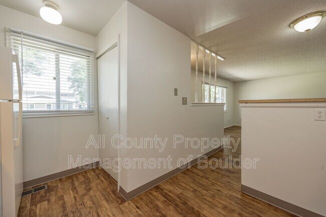 Building Photo - 2330 Wedgewood Ave