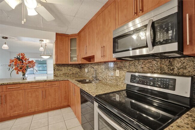 Building Photo - 3051 NW 46th Ave