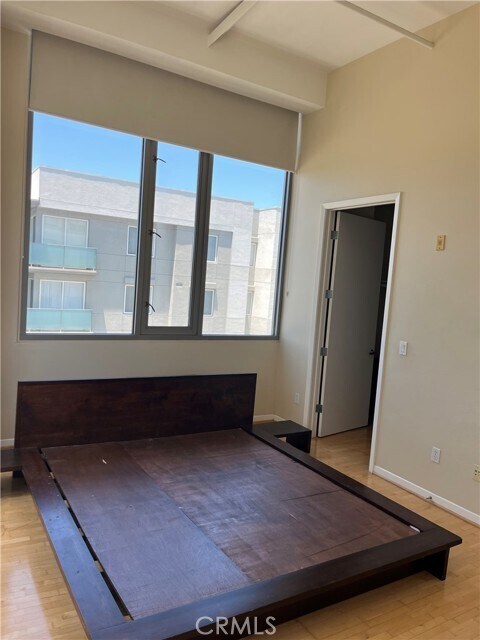 Building Photo - 175 S Lake Ave