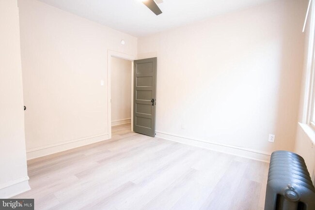 Building Photo - 5446 W Berks St