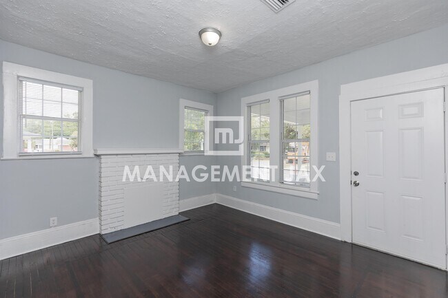 Building Photo - 350 W 25th St