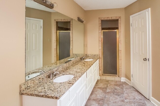Building Photo - 3506 Hacks Cove