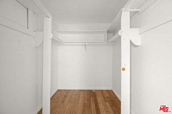 Building Photo - 10535 Wilshire Blvd