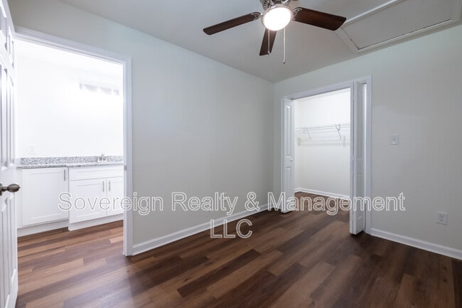 Building Photo - 452 Paines Ave NW