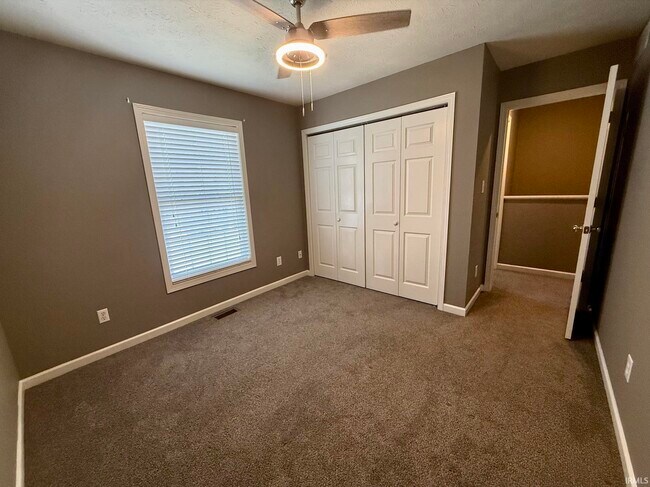 Building Photo - 3360 S Oaklawn Cir