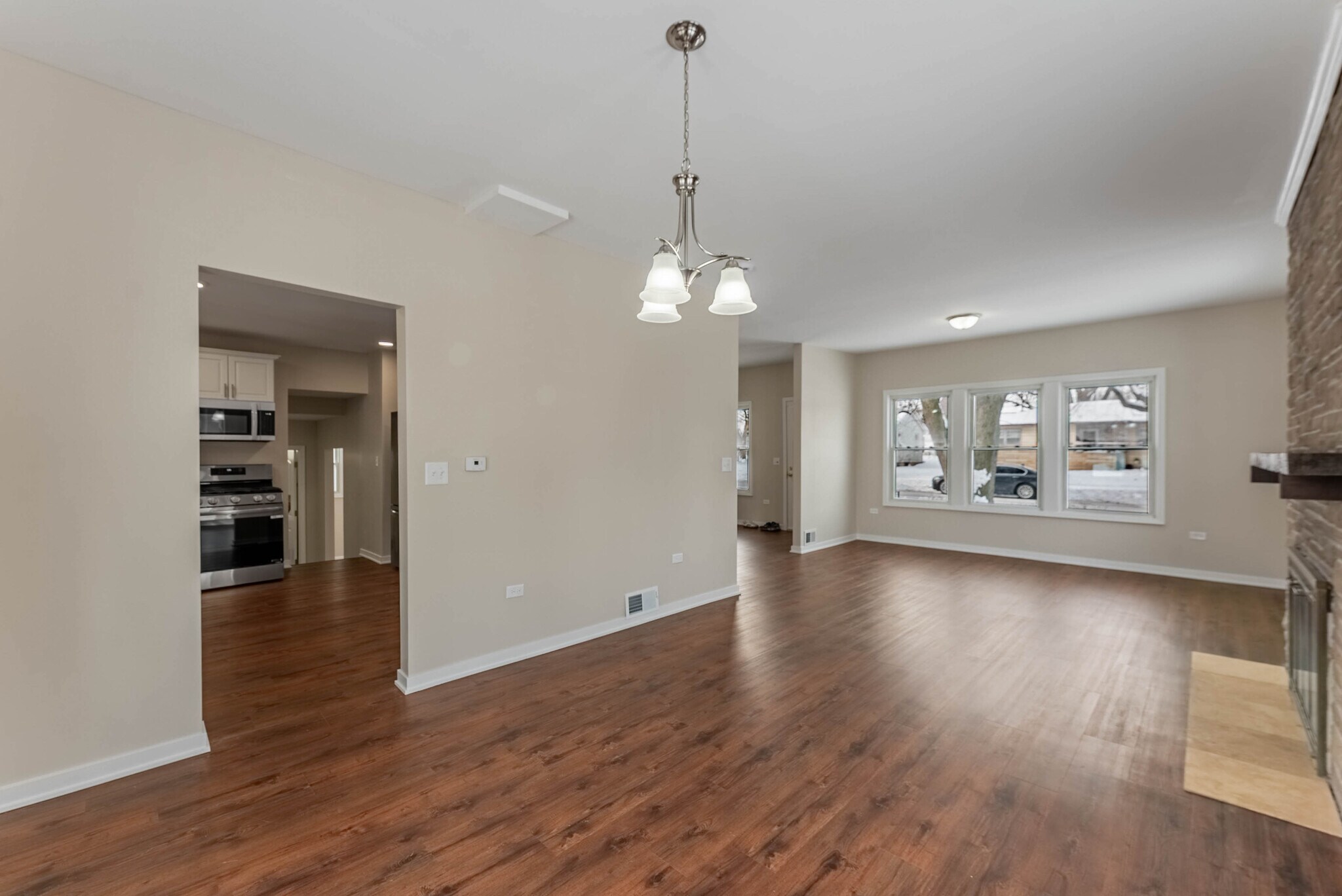 Building Photo - 125 S Main St