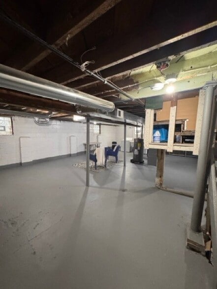 Building Photo - 16261 Tuller St