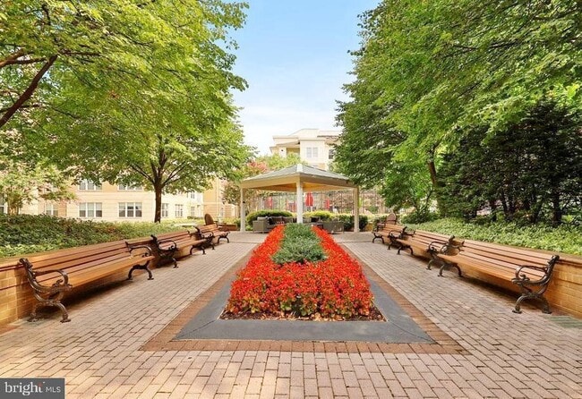 Building Photo - 12000 Market St