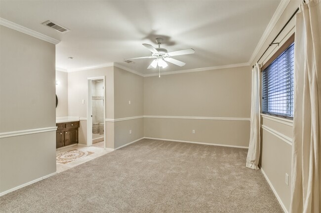 Building Photo - 20 Tulip Hill Ct