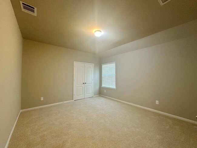 Building Photo - 25981 N Kings Mill Ln