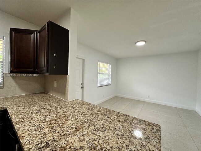 Building Photo - 2640 NE 8th Ave