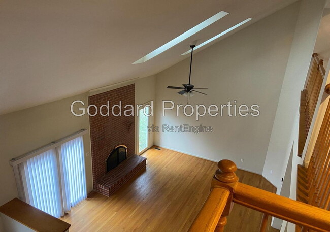 Building Photo - 10225 Club House Court