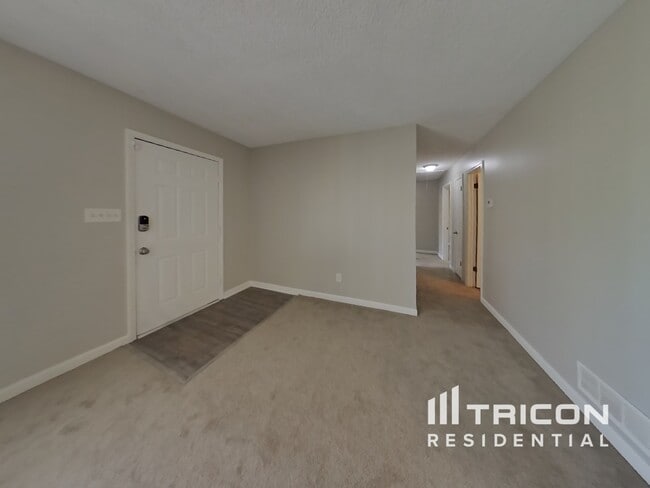 Building Photo - 184 Clydesdale Ln SE