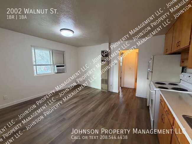 Building Photo - 2002 Walnut St