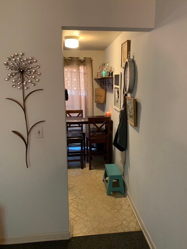 Building Photo - 24 Lynch St