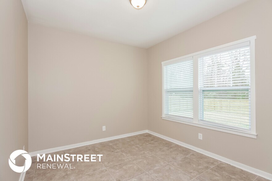 Building Photo - 3324 Saddlebrook Dr