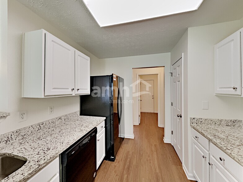 Building Photo - 361 Red Maple Way