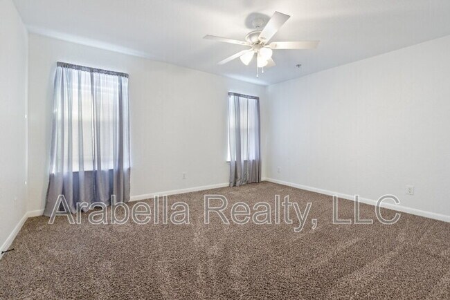 Building Photo - 208 Dove Run