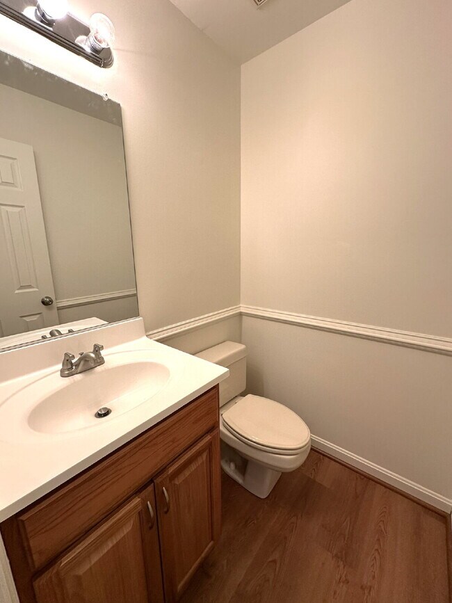 Building Photo - 3-Bed, 3.5-Bath Townhome in Sparks Glencoe