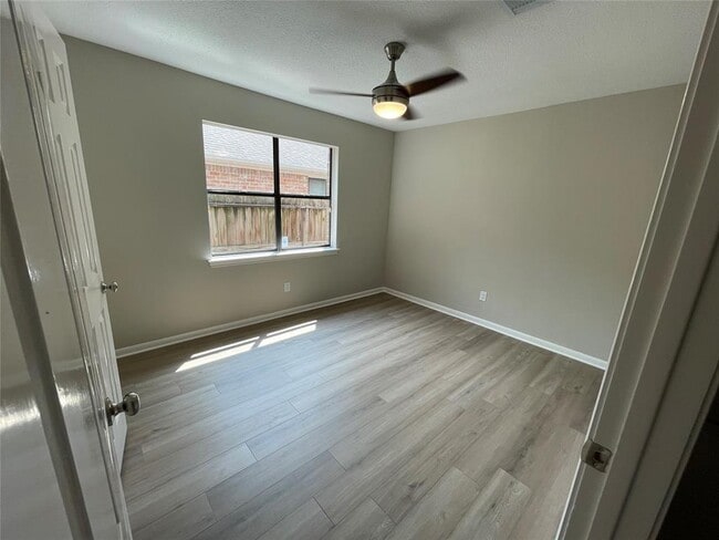 Building Photo - 1015 Cascade Creek Dr