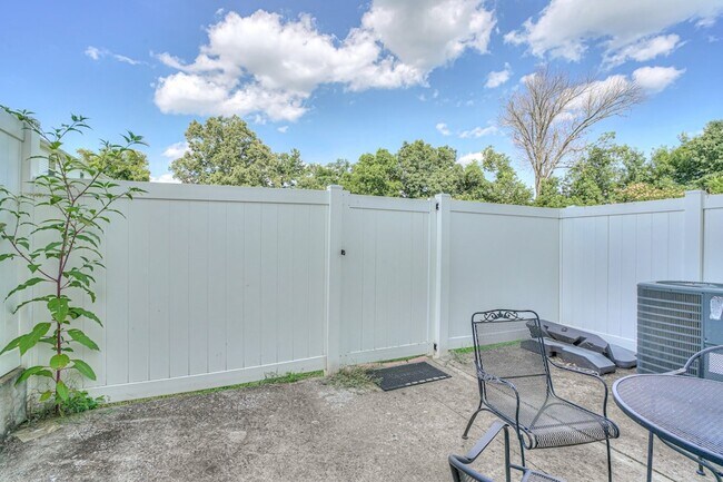 Building Photo - 107 Latimer Dr