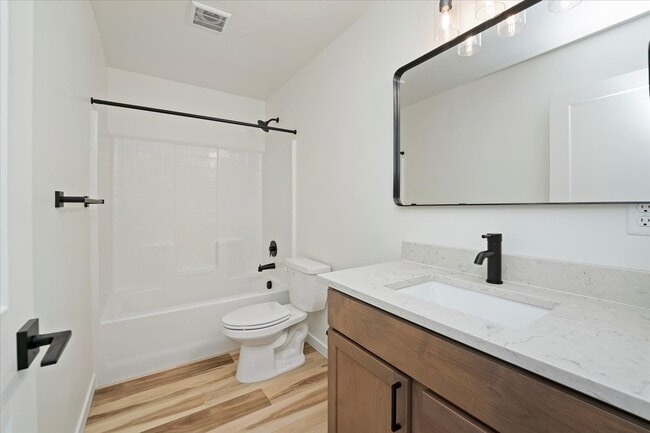 Building Photo - 405 N 18th St