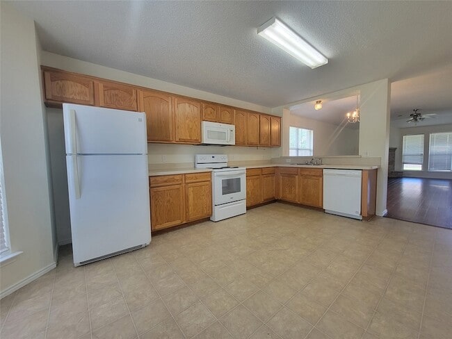 Building Photo - 1537 Fairfield Dr