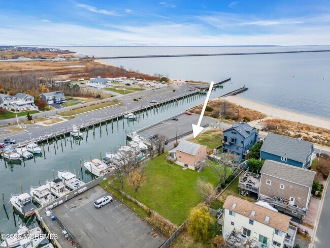 Building Photo - 234 Beach Ave