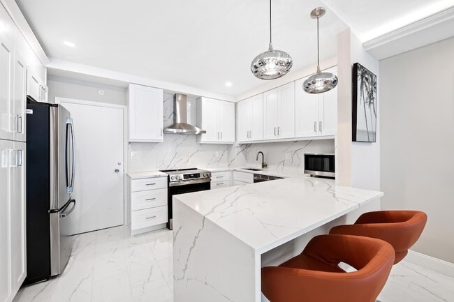 Building Photo - 3850 Galt Ocean Dr