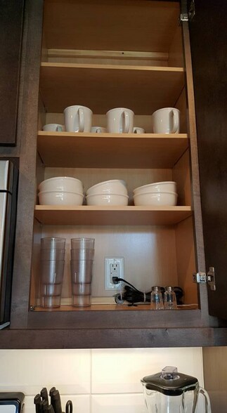 Building Photo - 1243 E Cherry St