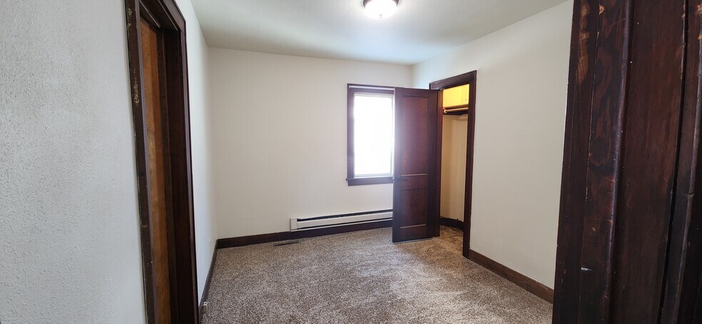 Building Photo - 2238 West Ave S