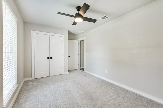 Building Photo - 10615 Prospect Hill Dr