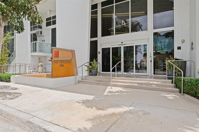 Building Photo - 601 NE 27th St