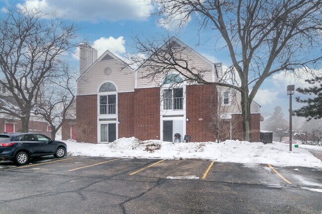 Outside building - 515 Donofrio Dr