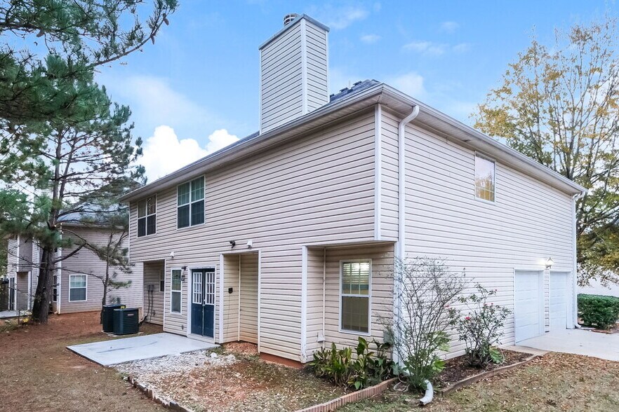 Building Photo - 3900 Georgia Dr