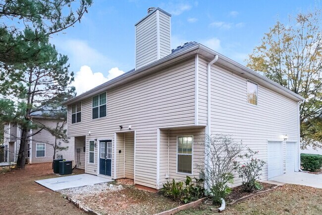 Building Photo - 3900 Georgia Dr