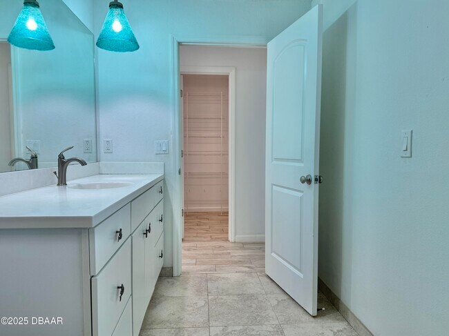 Building Photo - 126 Ormwood Dr