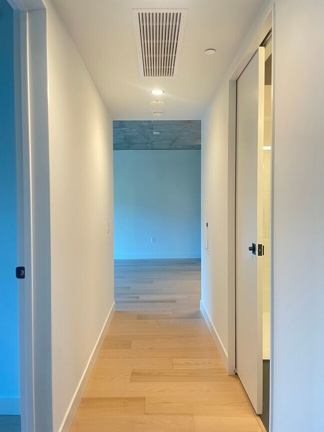 Building Photo - 960 Market St