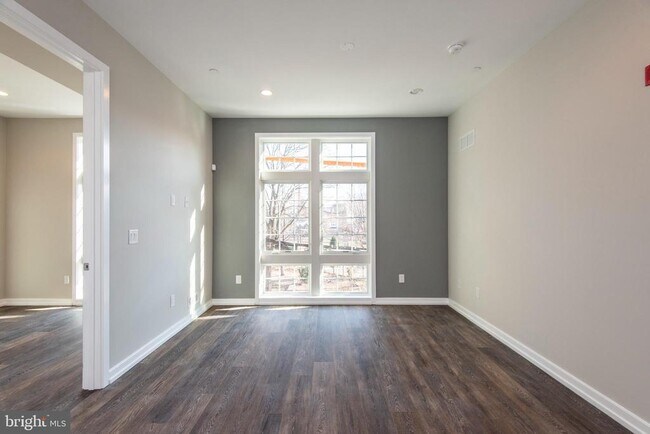 Building Photo - 1340-48 S 13th St