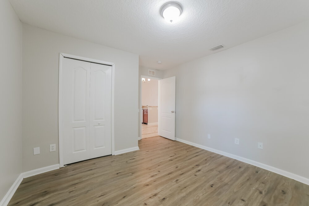 Building Photo - 10225 Hunters Haven Blvd
