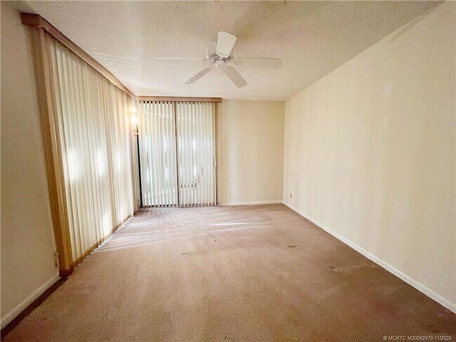 Building Photo - 9500 S Ocean Dr