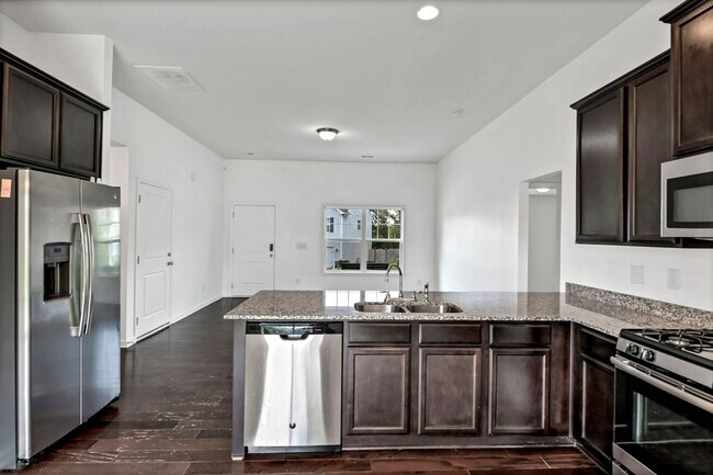 Building Photo - 3 bedroom 2 bath home for rent!