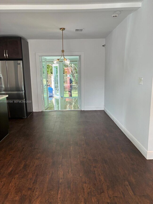 Building Photo - 1757 SW 24th Ter